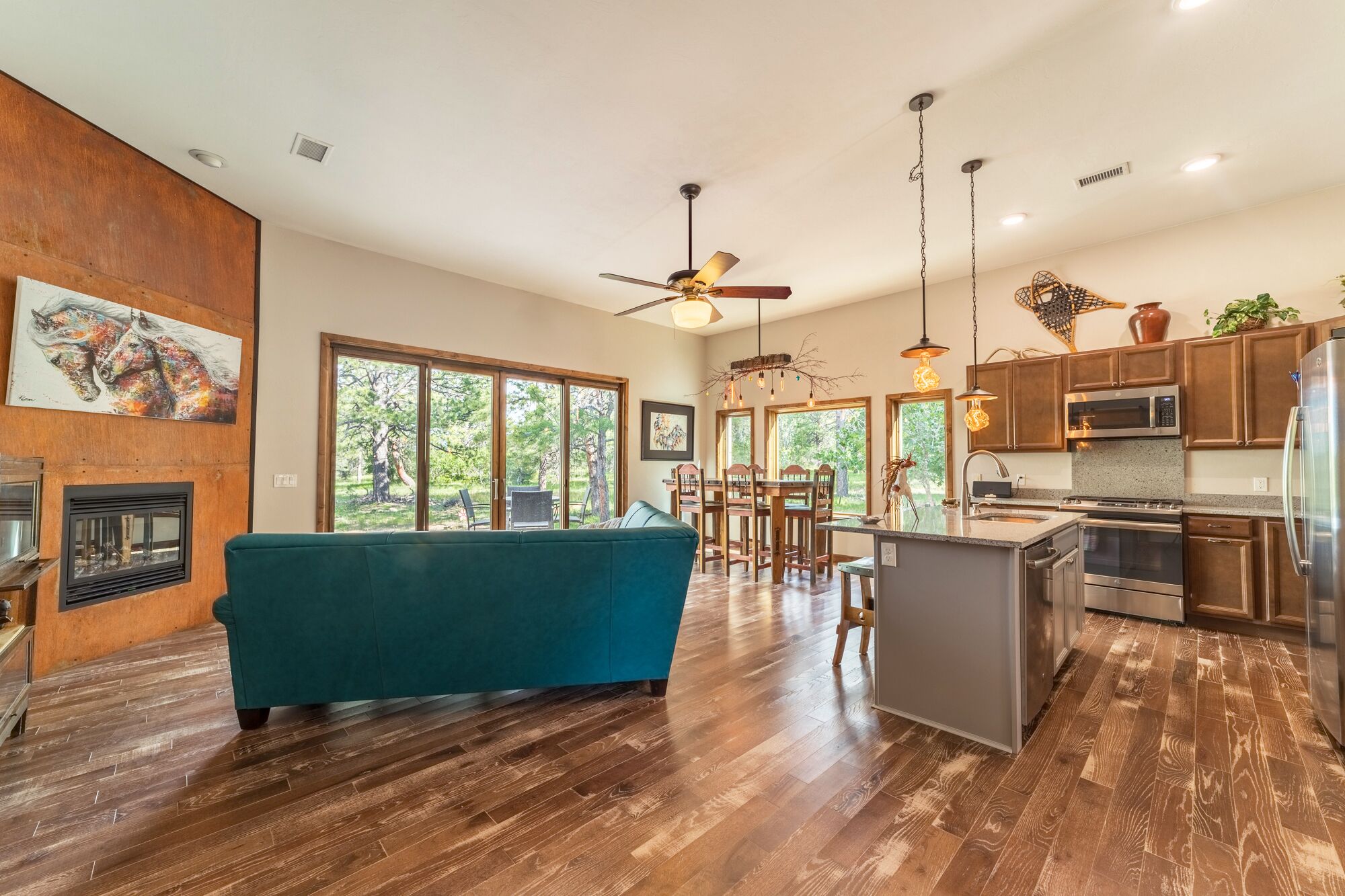 Contemporary Golf Villa backing to Divide Ranch Golf Course, Panoramic Mtn Views