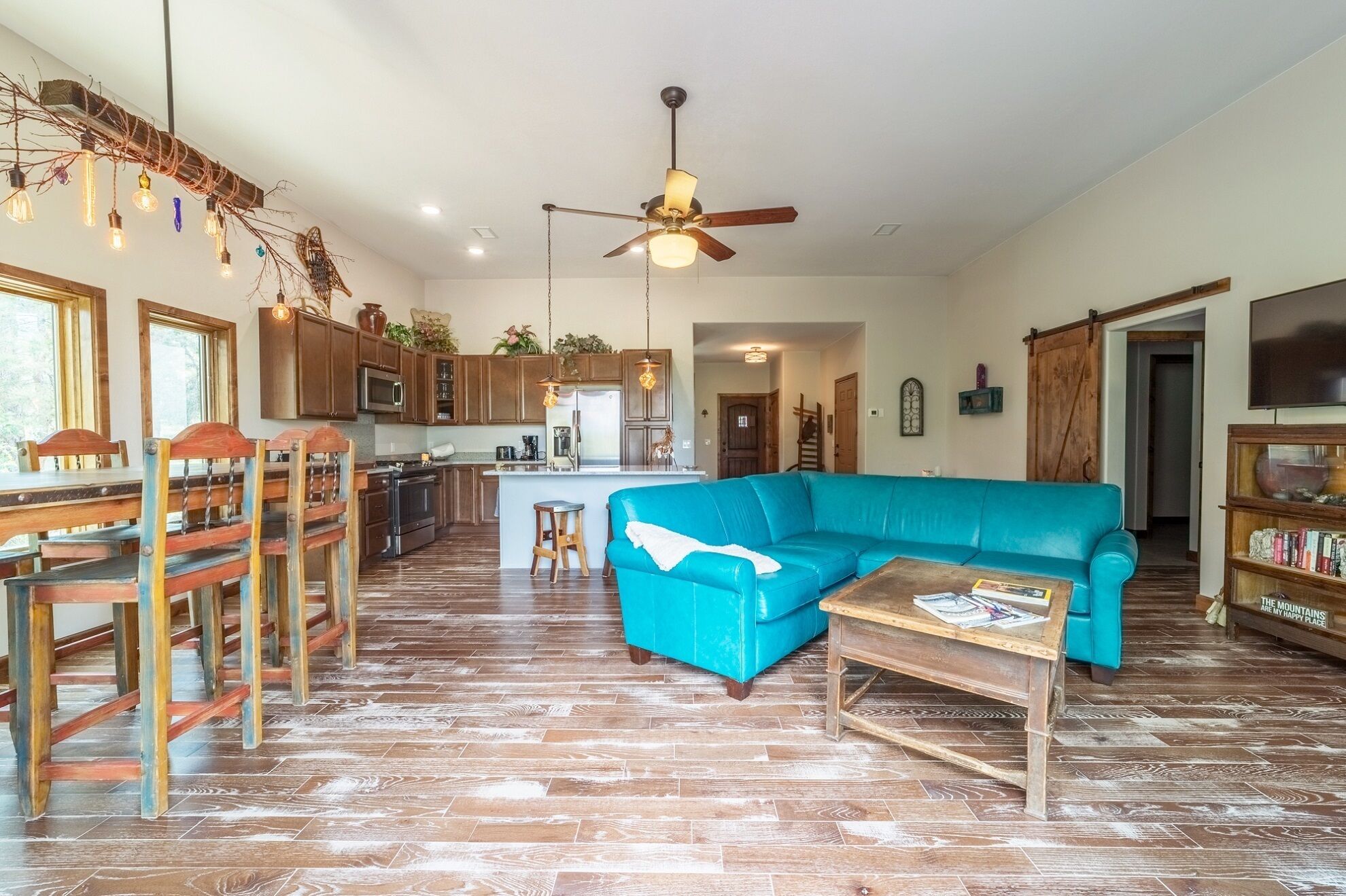 Contemporary Golf Villa backing to Divide Ranch Golf Course, Panoramic Mtn Views