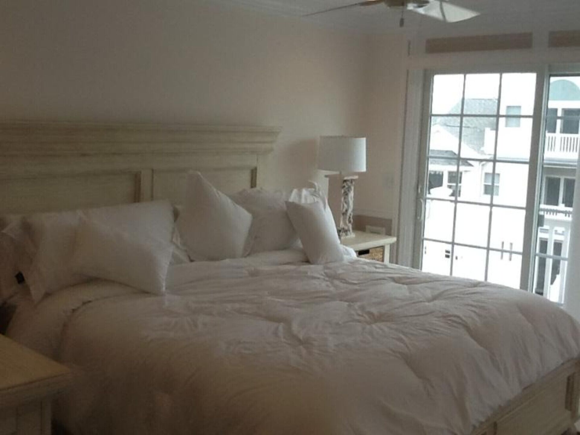 UPSCALE Deck House! Labor day weekend special 2400 sep 02-05 ! RR#22-065