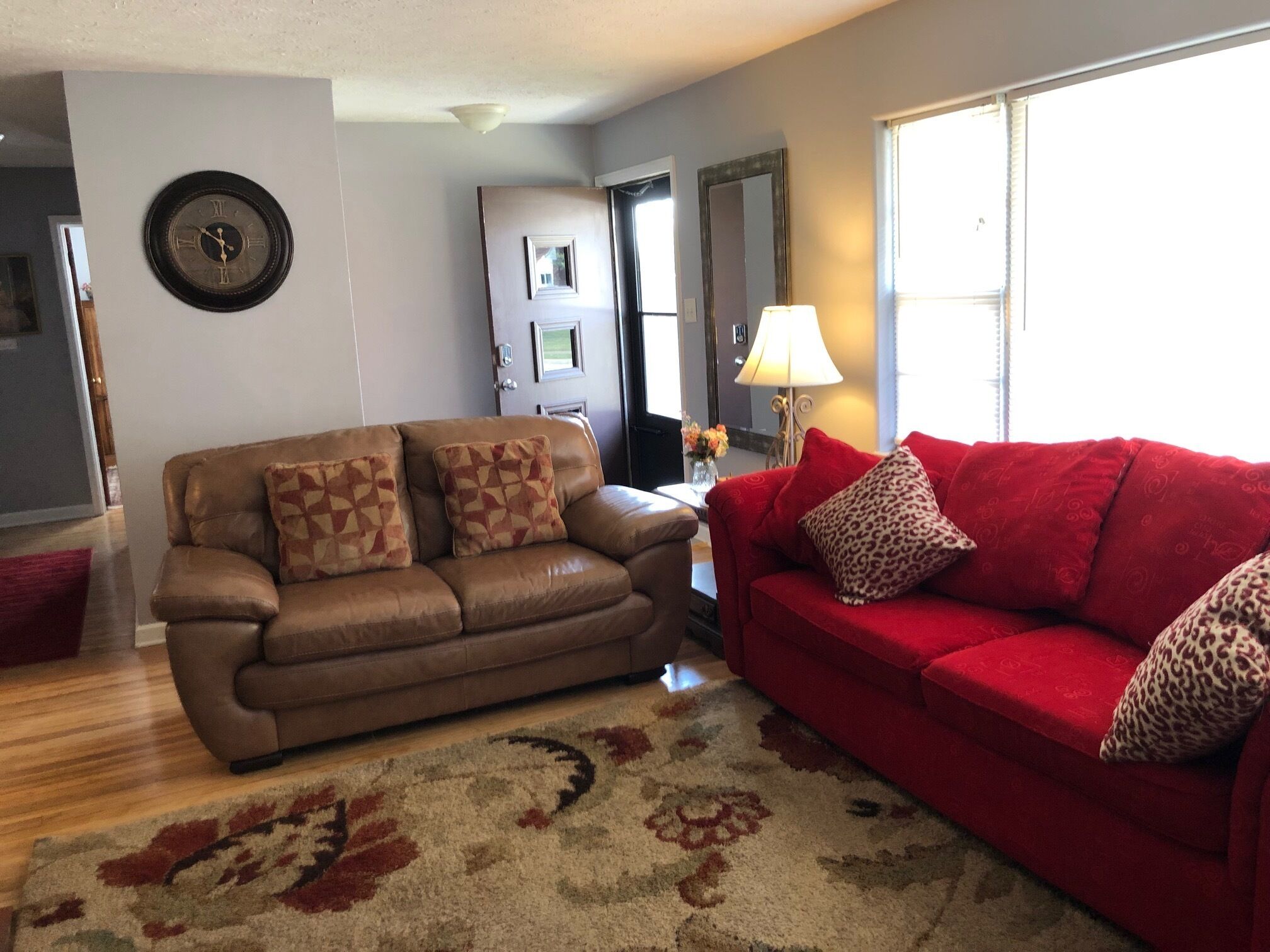 Super Comfortable Home in the Heart of Speedway!!