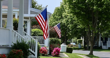 Private Salt-Water Pool-Close to Ocean!Kayaks provided-Crabbing Dock-sleeps 14+