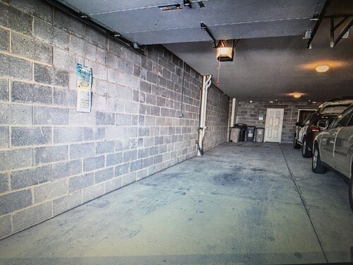 3 Bedroom 2 Bath Beach Block 24th St. Short Walk Beach and Boards
