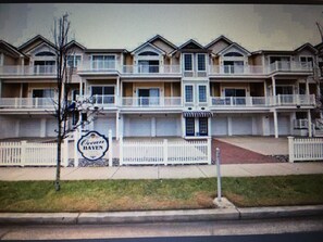 Exterior - 3 Bedroom 2 Bath Beach Block 24th St. Short Walk Beach and Boards
 (North Wildwood)