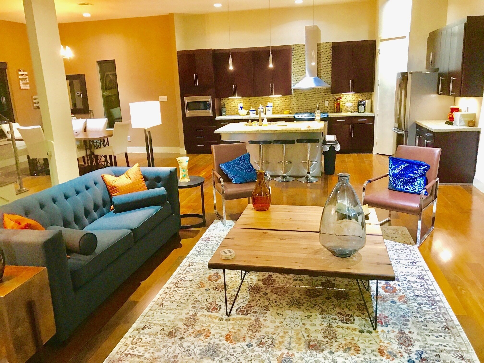 3 BR-2200 sq ft DOWNTOWN Luxury Gated--            