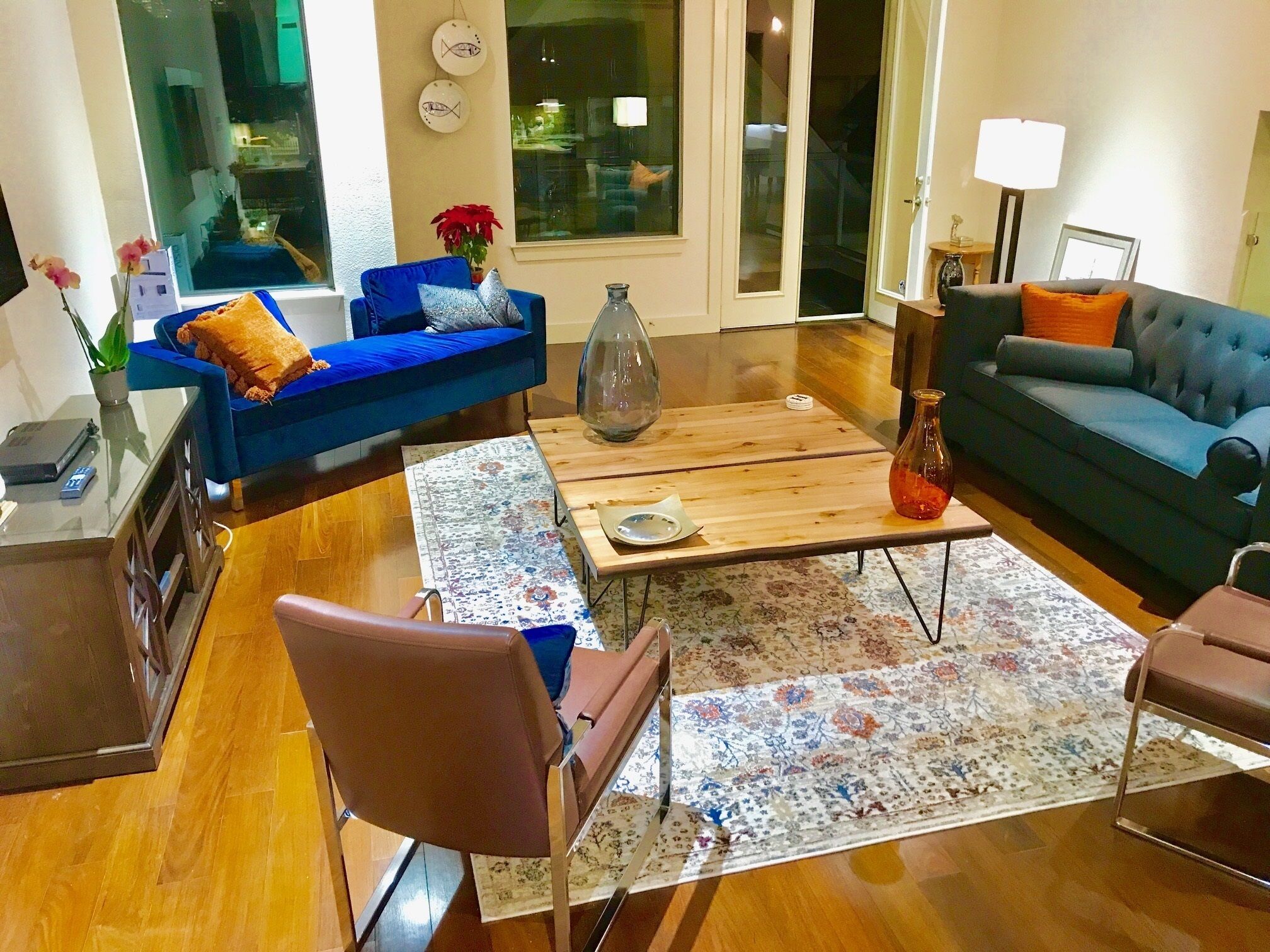 3 BR-2200 sq ft DOWNTOWN Luxury Gated--            