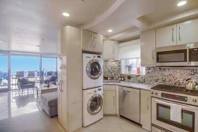 Ocean Front * 2 Level Corner Unit * Exclusive Water View Deck