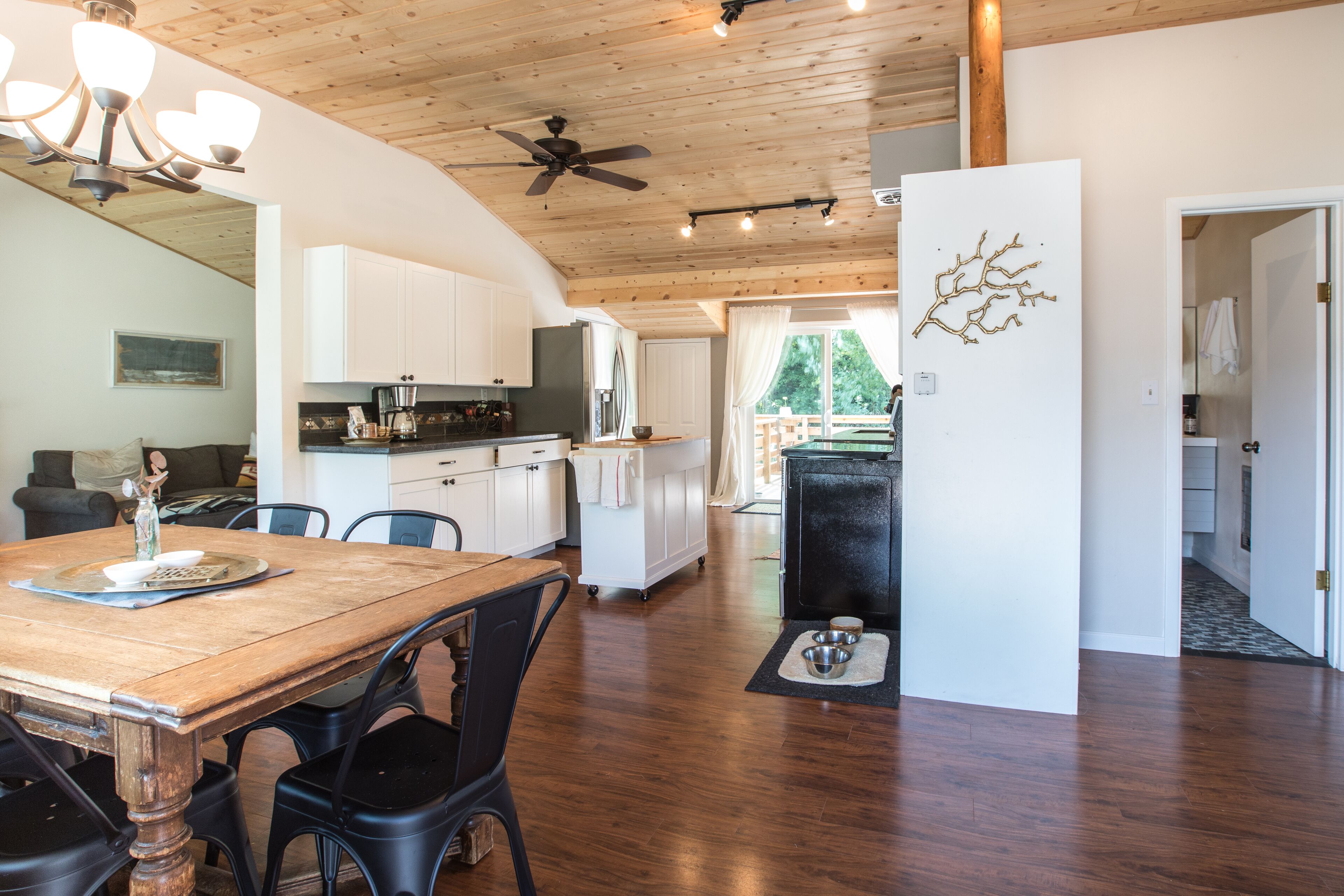 PC Surf Cottage | Wood Burning Stove | .2 Mile Walk To Beach, ♡ of Pacific City