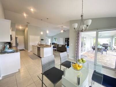 Modern Luxury Villa / Riverfront / Heated South Facing Pool / Golf Rotonda West