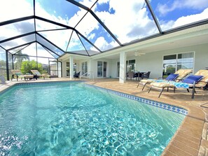 Outdoor pool, a heated pool