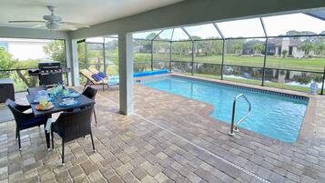 Piscine extérieure, piscine chauffée