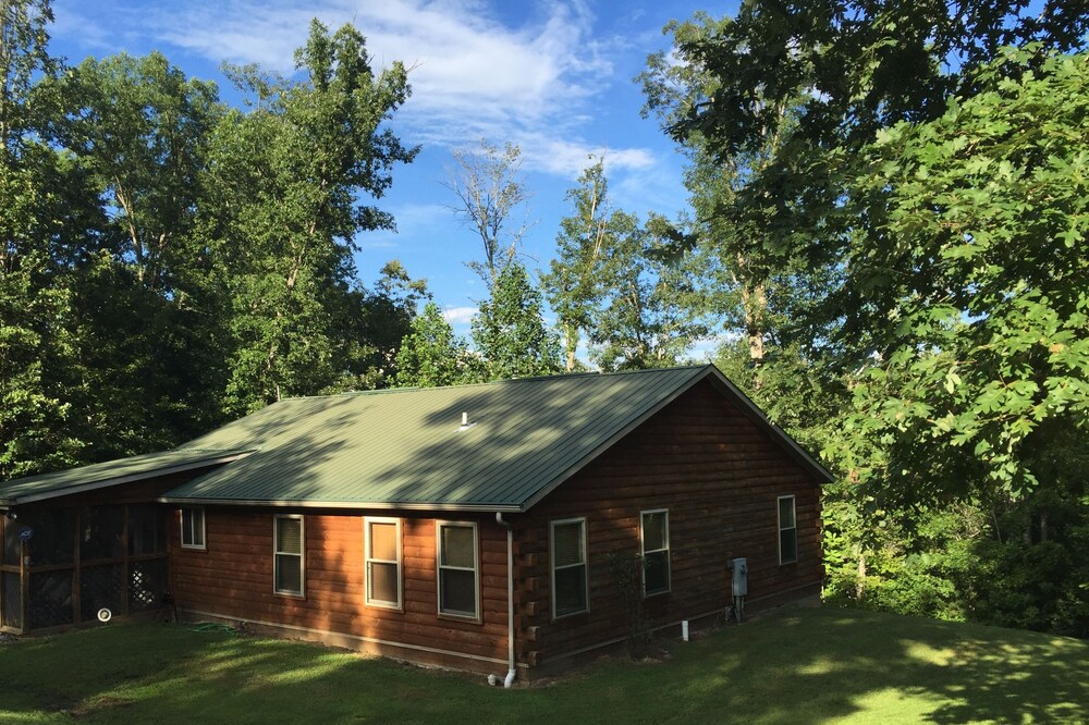 Quiet, Peaceful Log Cabin in the Daniel Boone National Forest