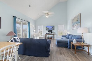 Flat-screen TV, DVD player - "Buck Stops Here" - Pet Friendly 2nd Row Home, 4 Bedrooms / 2 Bathrooms (Holden Beach)