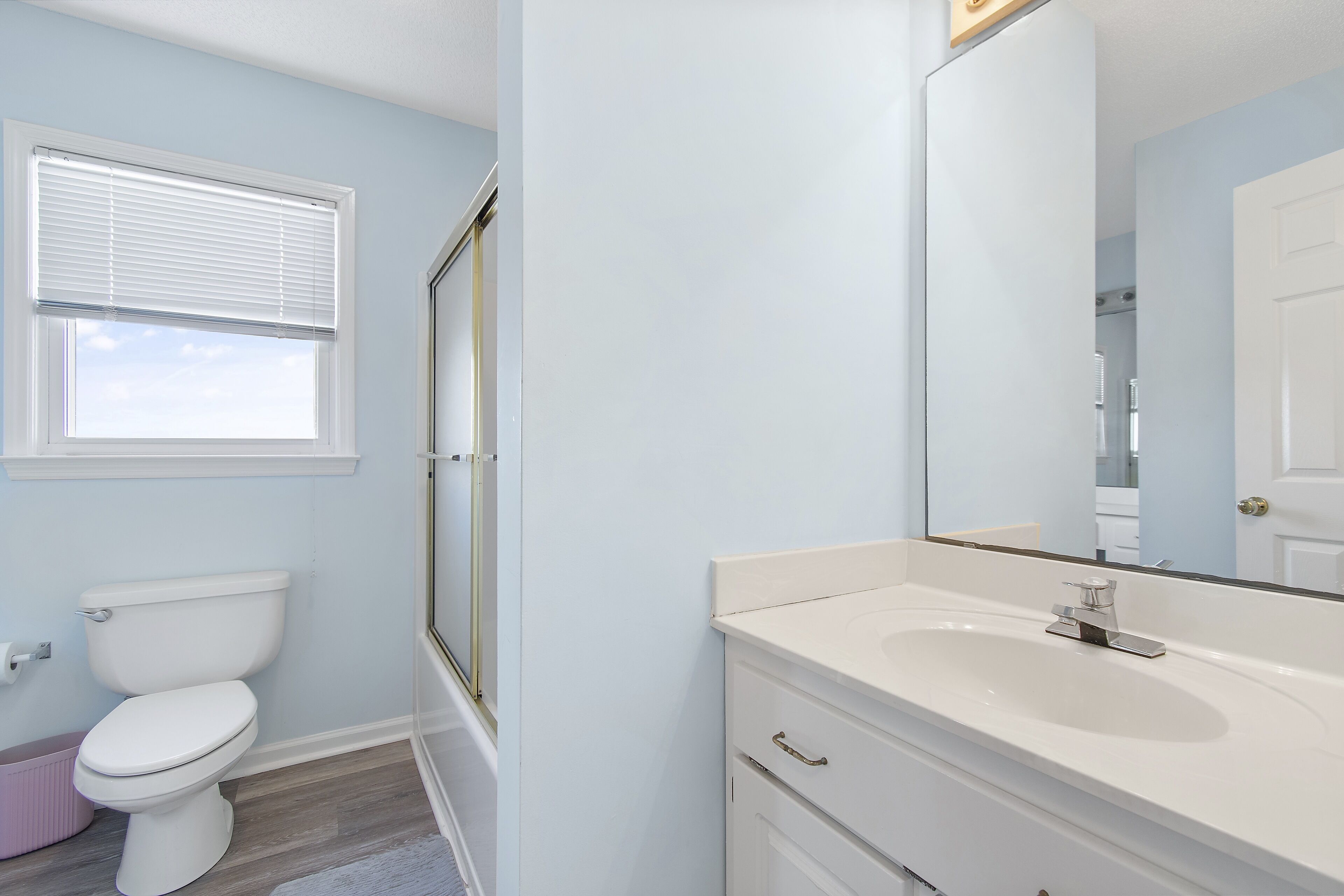 "Buck Stops Here" - Pet Friendly 2nd Row Home, 4 Bedrooms / 2 Bathrooms