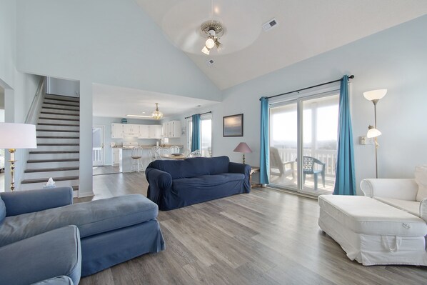 Flat-screen TV, DVD player - "Buck Stops Here" - Pet Friendly 2nd Row Home, 4 Bedrooms / 2 Bathrooms (Holden Beach)