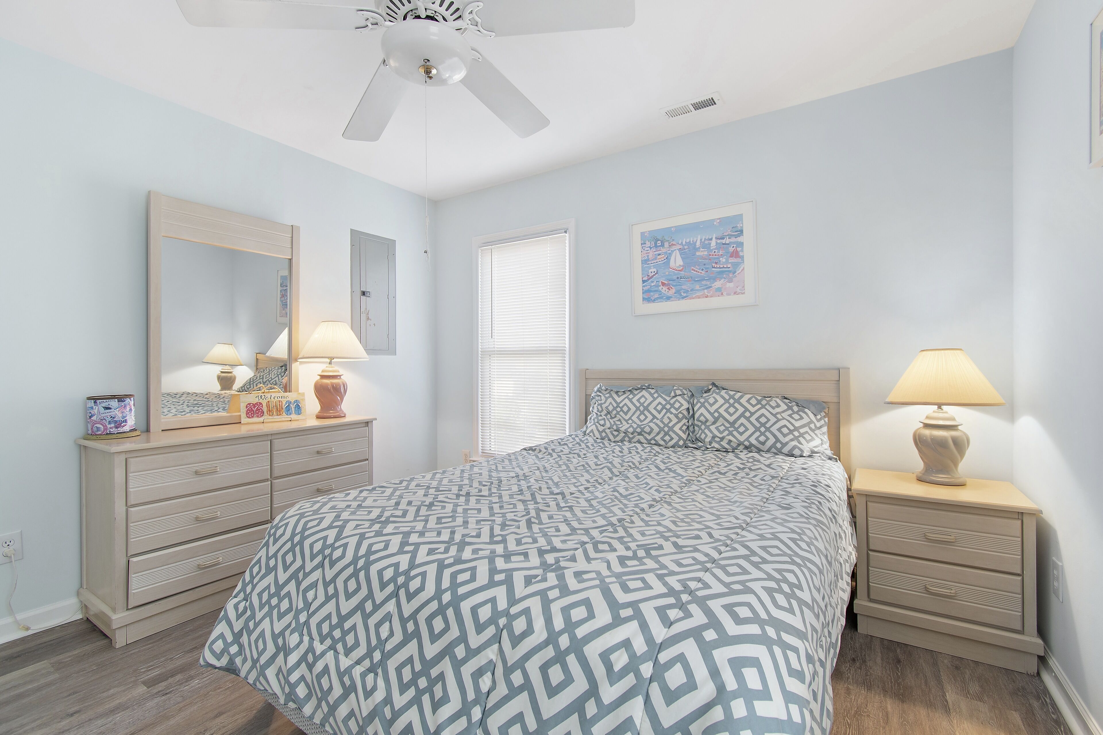 "Buck Stops Here" - Pet Friendly 2nd Row Home, 4 Bedrooms / 2 Bathrooms