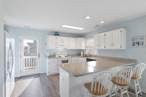 Fridge, microwave, oven, stovetop - "Buck Stops Here" - Pet Friendly 2nd Row Home, 4 Bedrooms / 2 Bathrooms (Holden Beach)