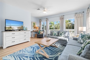 Smart TV, fireplace