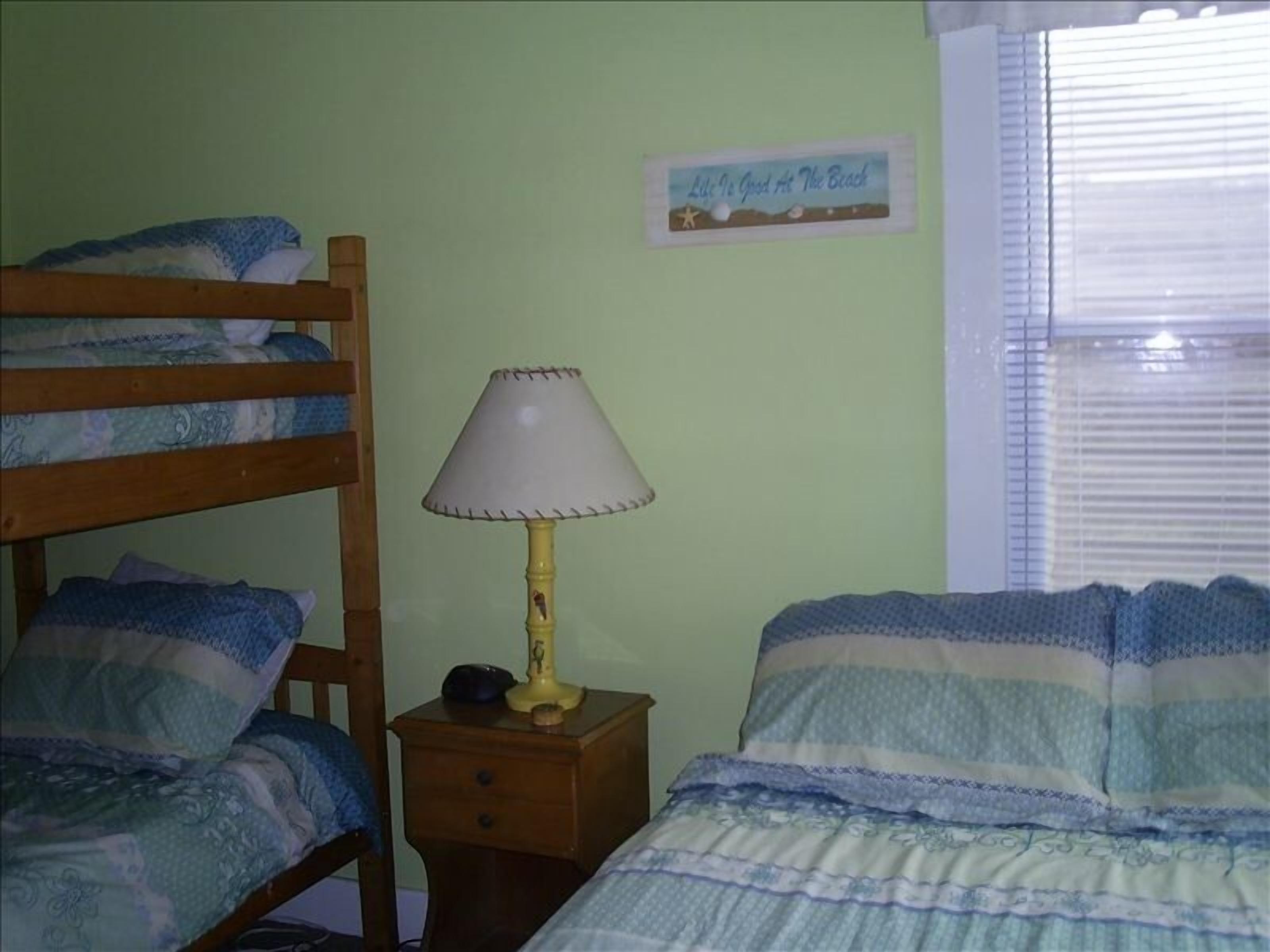 'Gar Brooks' Semi Oceanfront Direct Beach Access Rents FRIDAY to FRIDAY