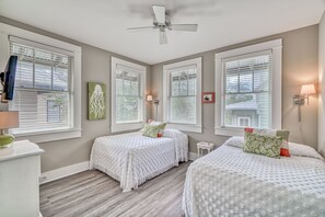 3 chambres, fer et planche à repasser, Wi-Fi, draps fournis