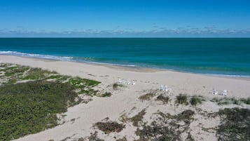 Beach nearby, sun loungers, beach towels