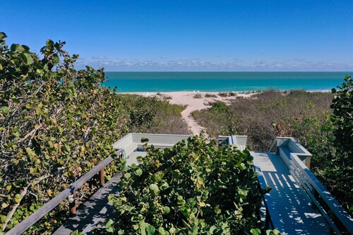 "BEST TIME Designer Paradise w/ Pool Limited Spring/Summer Discount Book Today!"