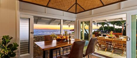 تناول الطعام بالخارج