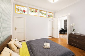 2 chambres, fer et planche à repasser, lit parapluie, Wi-Fi gratuit