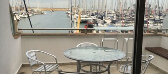 0cean front Herzelia condo next to beach and resturants