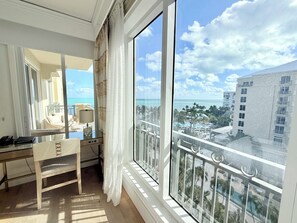 Interior - 1 Bdrm Ocean view Res. Suite w balcony, located at The Ritz, in Key Biscayne (Key Biscayne)