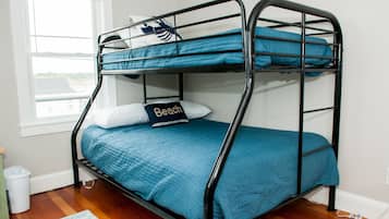 3 chambres, fer et planche à repasser, accès au Wi-Fi (inclus)