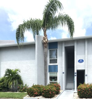Exterior - Beautiful Condo at Madeira Beach, 2Htd Pools,Walk to Beach,WiFi,Piers,Johns Pass (Madeira Beach)