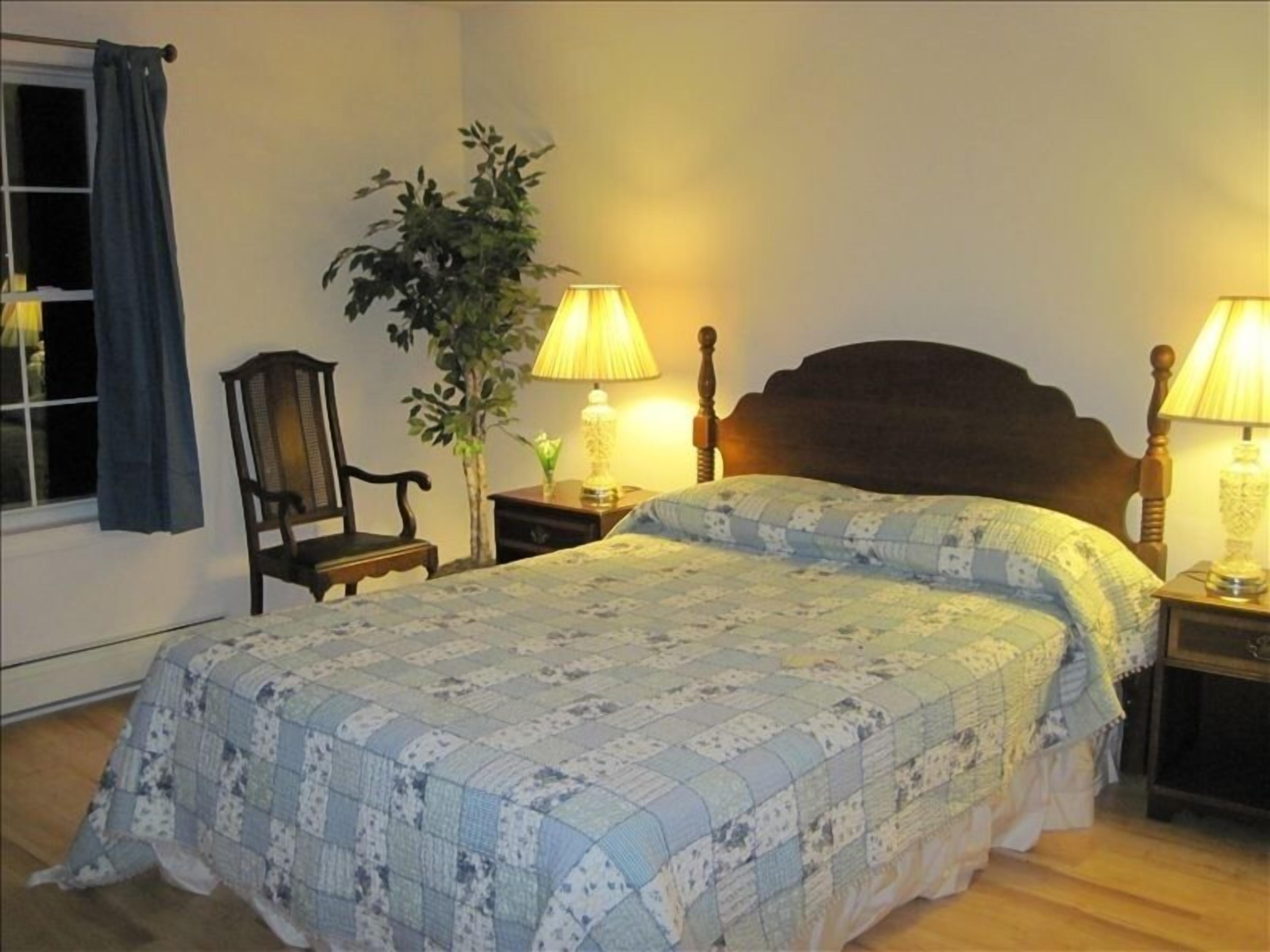 Location!MountainViewsHeartofAcadia.Walk to trails/park loop June10-13 Available