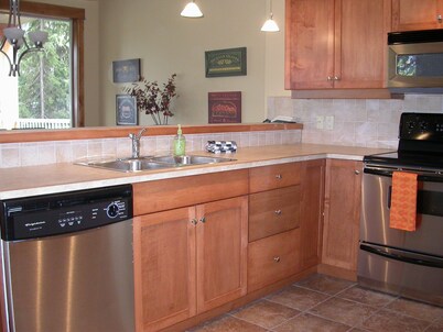 Ski-in, Ski-Out Silver Star Unit on the Knoll