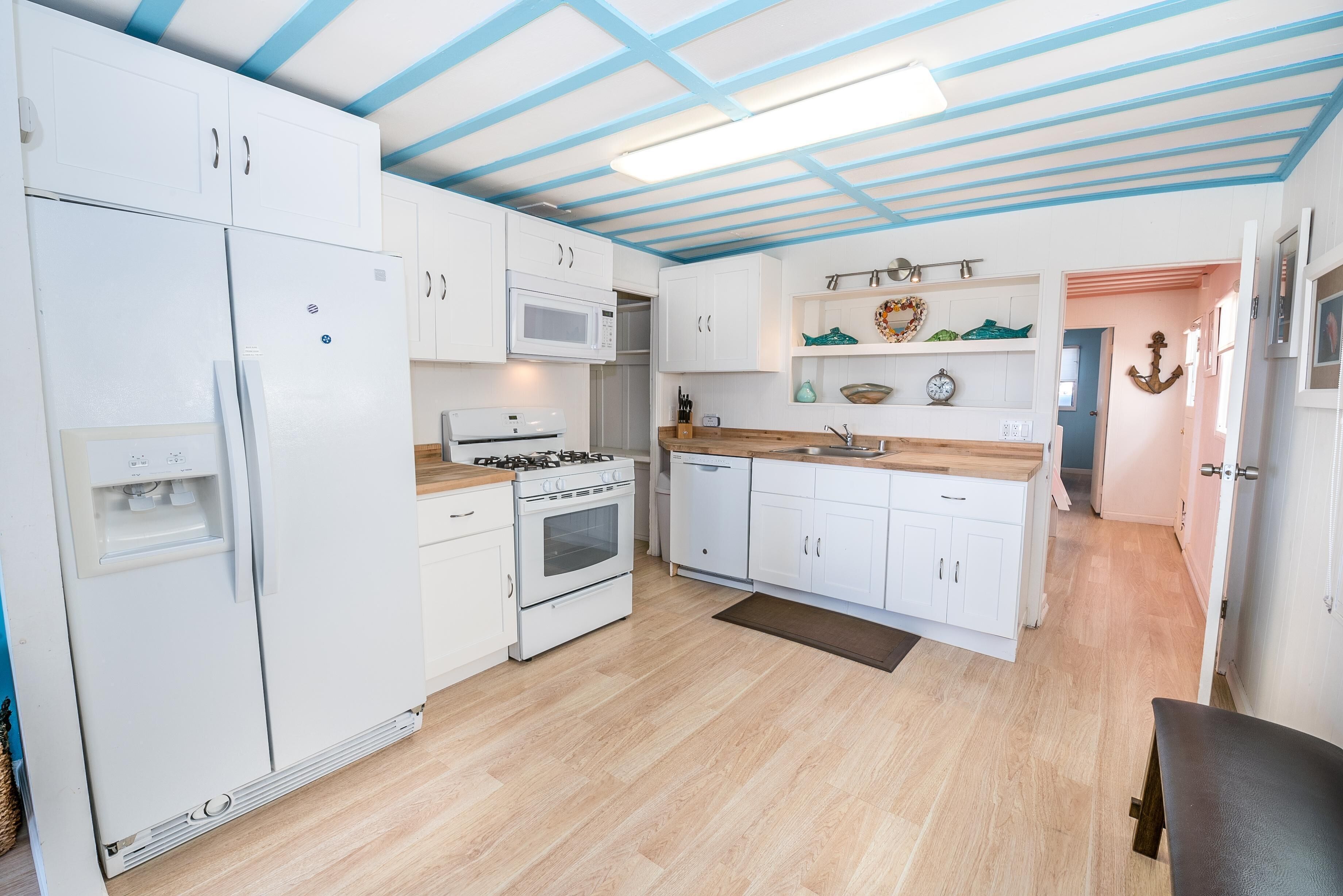 Charming Vintage Beachfront Vacation Cottage (right side) | Super Central - No Car Needed!