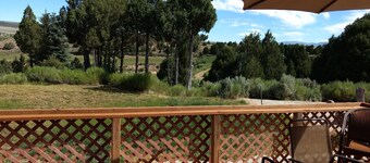 Panoramic Cliffs Retreat