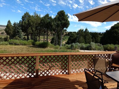 Panoramic Cliffs Retreat