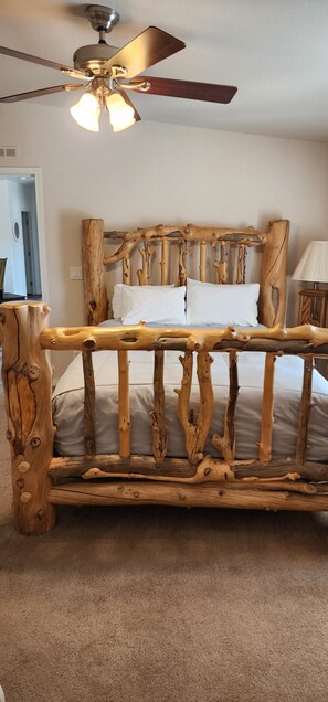 4 soverom, safe på rommet, strykejern/-brett og wi-fi (inkludert)