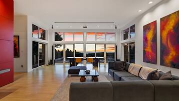 Smart TV, fireplace, DVD player, books