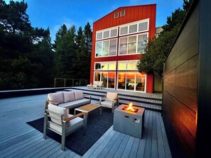 Terrace/patio - China Mountain House - Ocean Views & Modern Design (Port Orford)