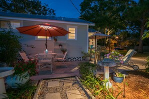 Outdoor dining - The Urban Cottage Downtown Sarasota (Sarasota)