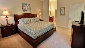 3 makuuhuonetta, silitysrauta/-lauta, ilmainen Wi-Fi, vuodevaatteet