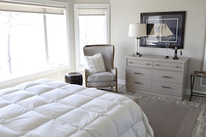 3 bedrooms, desk, iron/ironing board, travel cot - Madison & ~UW~-Madison Area Lakefront Home (McFarland)