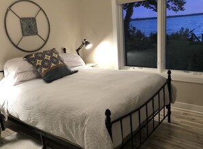 3 Schlafzimmer, Schreibtisch, Bügeleisen/Bügelbrett, Reisekinderbett