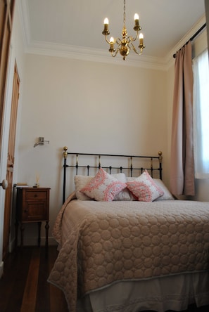 Blackout curtains, free WiFi, bed sheets