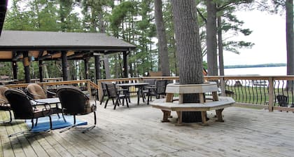 BIG! 5 BDRM- 3BA Log House, Big St Germain Lake, SLEEPS 10, outside bar, beach
