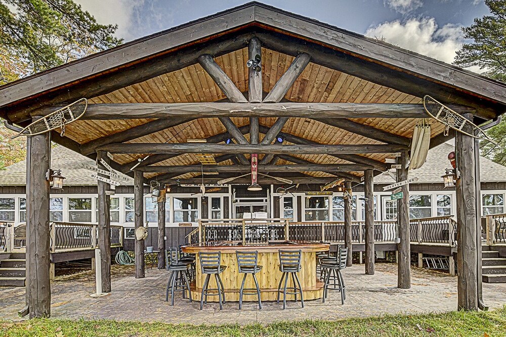 WATERFRONT CABIN WITH OUTDOOR BAR BIG ST GERMAIN LAKE