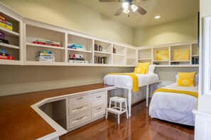 5 habitaciones, tabla de planchar con plancha y wifi gratis