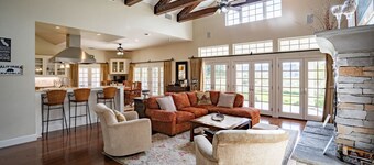 Paso Robles Nut House · Casa Delle Noci-Beautiful Rambling Ranch House