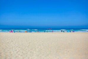 Ubicación a pie de playa y tumbonas
