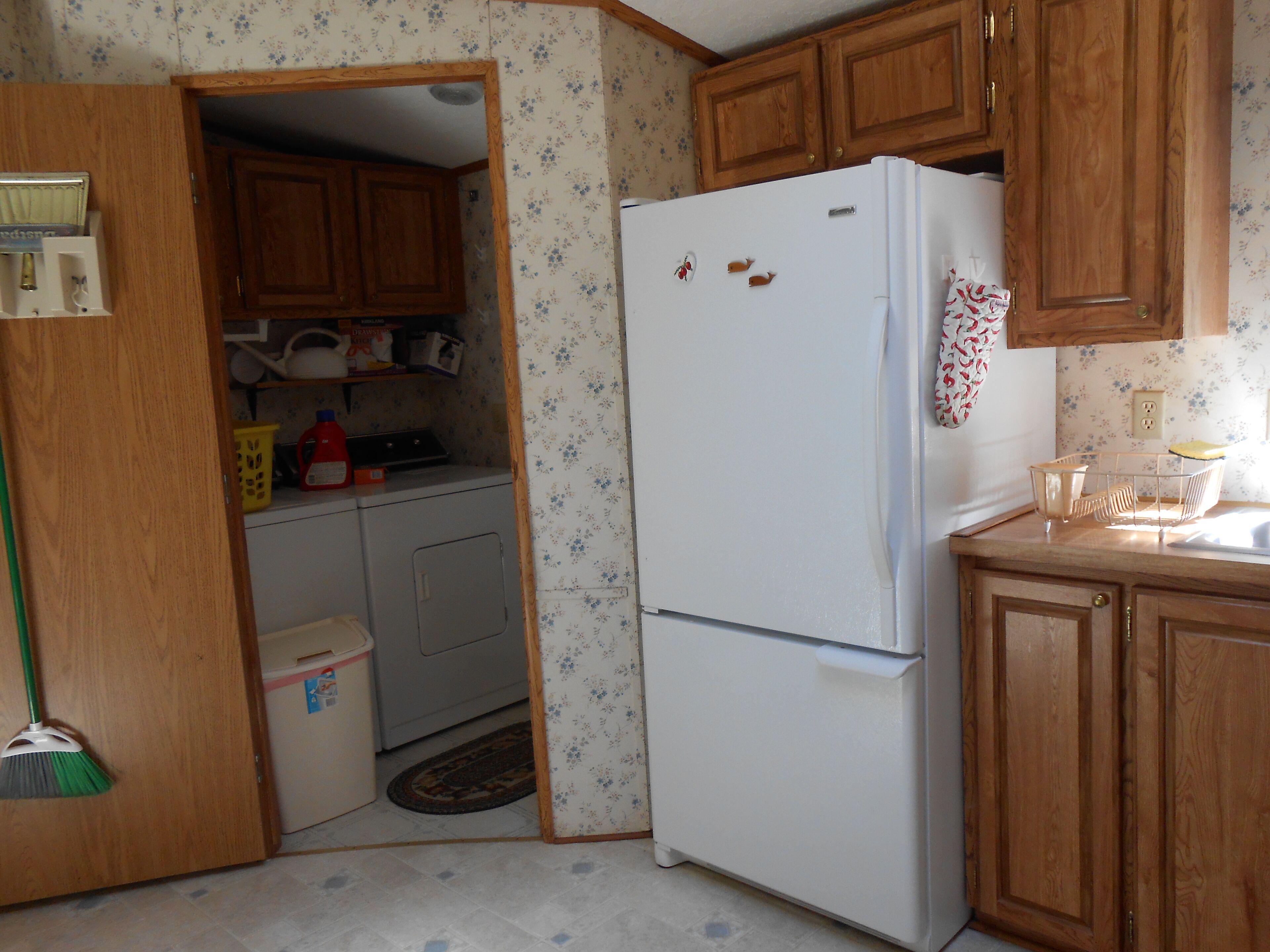 Lakeside Family Home on Cranberry Farm!